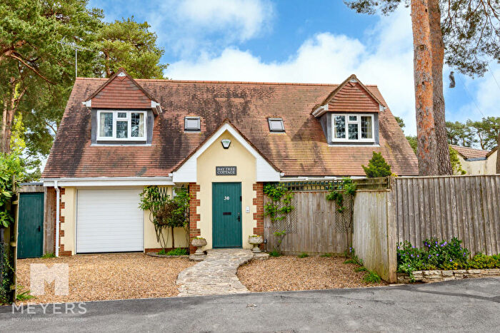 3 Bedroom Chalet For Sale In Cedar Avenue | St Leonards | Ringwood |, BH24