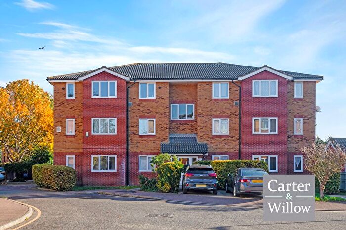 1 Bedroom Flat For Sale In Louis Court, Coopers Close, Dagenham, RM10