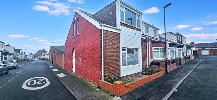 4 Bedroom End Of Terrace House For Sale In Bambro Street, Hendon, Sunderland, Tyne And Wear, SR2