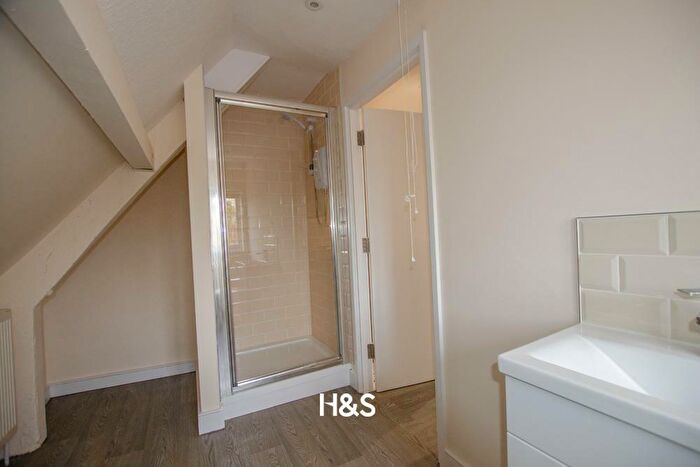 2 Bedroom Apartment To Rent In High Street, Warwick, CV34