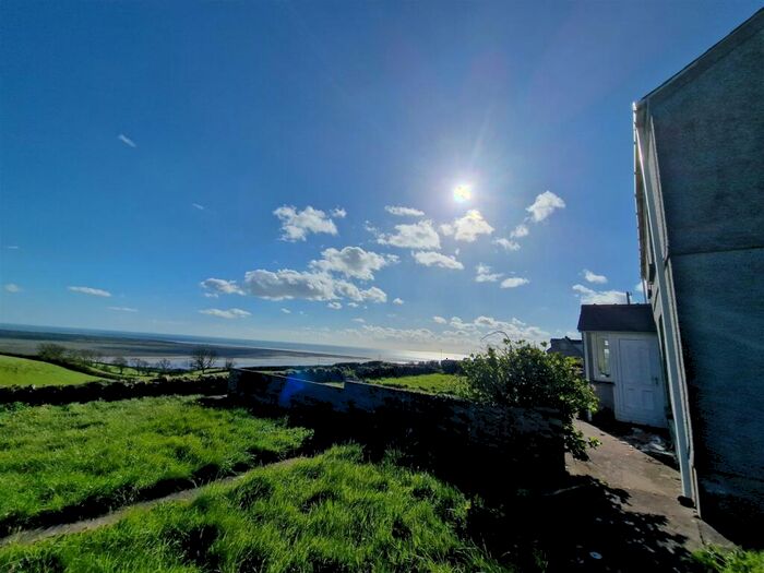 3 Bedroom Semi-Detached House For Sale In Heol Gwermont, Llansaint, Kidwelly, SA17