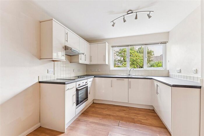 2 Bedroom Apartment To Rent In Badgers Close, Forest Hill, OX33