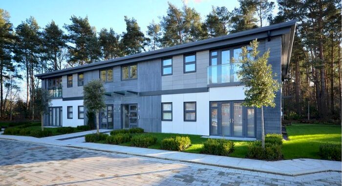 2 Bedroom Flat To Rent In Wellington Business Park, Crowthorne, RG45