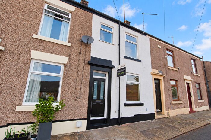 3 Bedroom Terraced House For Sale In Filey Street, Rochdale, OL16