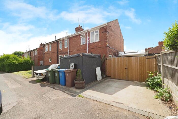 3 Bedroom Semi-Detached House For Sale In Tennyson Avenue, Mansfield, NG19