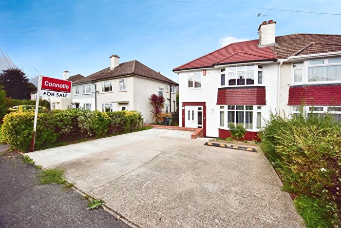 3 Bedroom Semi-Detached House For Sale In Worcester Road, Maidstone, ME15