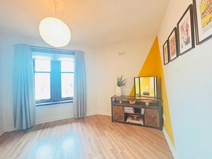 3 Bedroom Flat To Rent In Orchy Street, Cathcart, Glasgow, G44