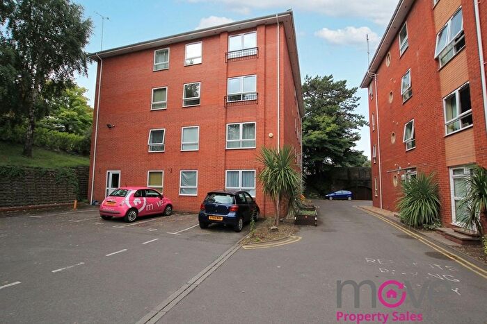 2 Bedroom Flat For Sale In Old Station Drive, Cheltenham, GL53