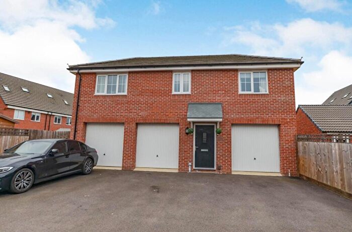 2 Bedroom Detached House For Sale In Mayfly Road, Northampton, NN4
