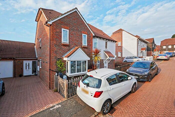 2 Bedroom Terraced House For Sale In Carpenters Close, Rochester, ME1