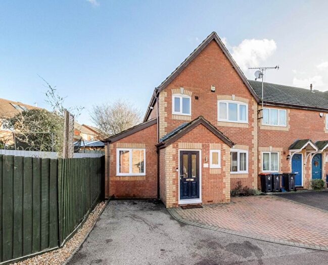 3 Bedroom End Of Terrace House For Sale In Thyme Close, Newport Pagnell, MK16