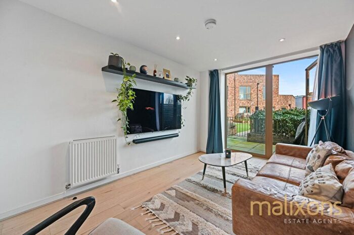 3 Bedroom Maisonette To Rent In Caithness Road, Mitcham, CR4