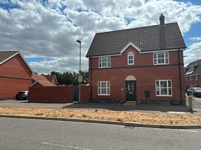 3 Bedroom Terraced House For Sale In Brooke Way, Stowmarket, IP14