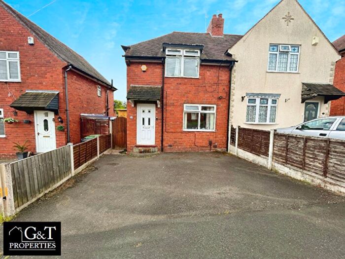 3 Bedroom Semi-Detached House To Rent In Farm Road, Brierley Hill, DY5