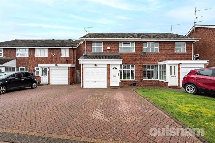 3 Bedroom Semi Detached House For Sale In Gateley Close, Winyates Green, Redditch, Worcestershire, B98