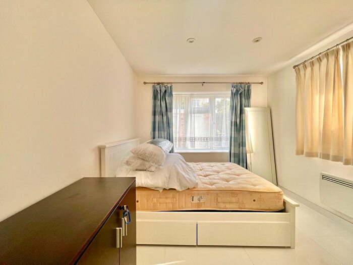 Studio To Rent In Bowes Road, London, W3