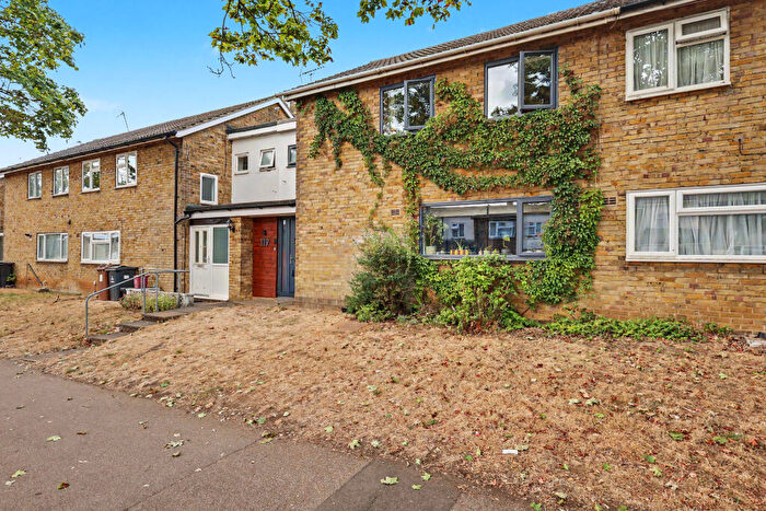 3 Bedroom Terraced House For Sale In Oaks Cross, Stevenage, Hertfordshire, SG2