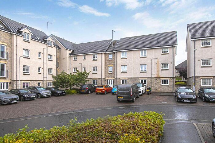 3 Bedroom Flat For Sale In Pilmuir Place, Dunfermline, KY12