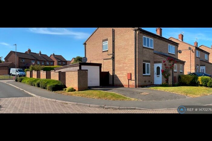2 Bedroom Semi-Detached House To Rent In Carlisle Close, Grantham, NG31