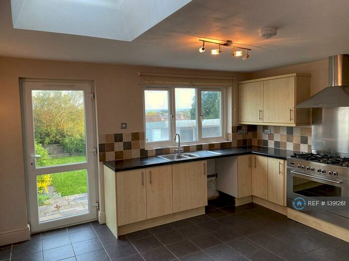 3 Bedroom Terraced House To Rent In Garfield Avenue, Bridgend, CF31