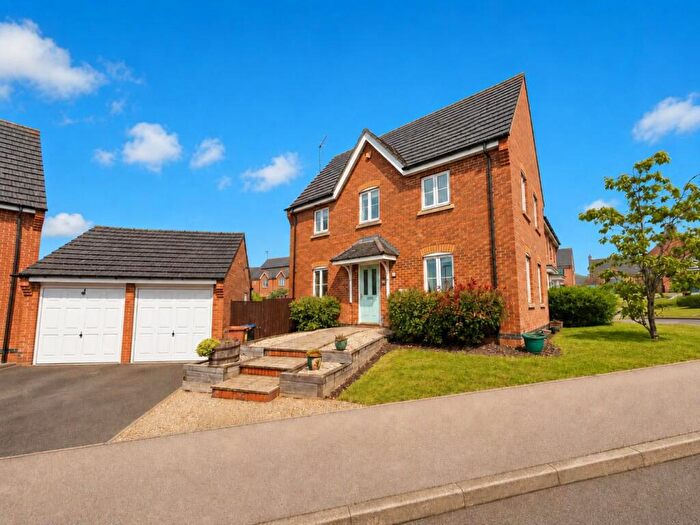 3 Bedroom Semi-Detached House For Sale In Gladiator Close, Wootton Fields, Northampton, NN4