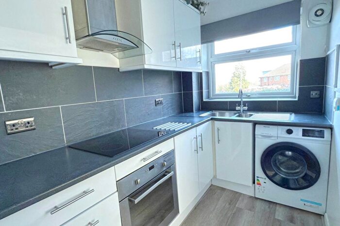 1 Bedroom Flat For Sale In Hogarth Court, Bushey, WD23