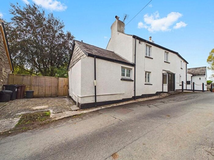 1 Bedroom Semi Detached House For Sale In Yeolmbridge, Launceston, PL15