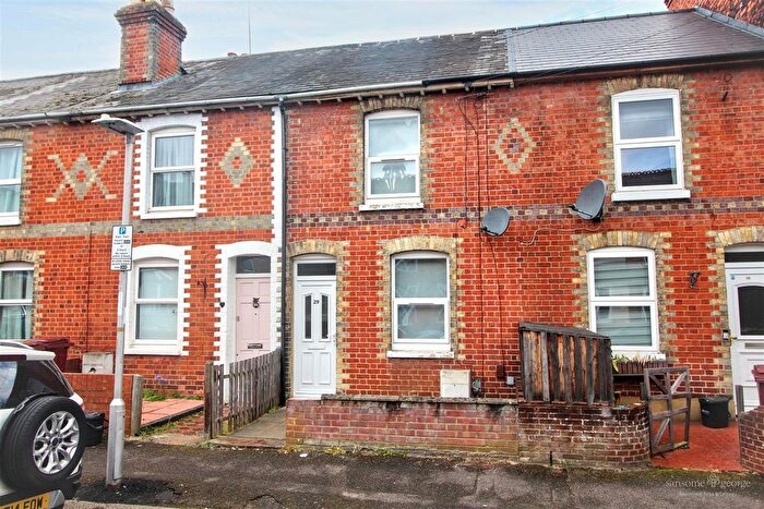 2 Bedroom Terraced House For Sale In Chester Street, Reading, RG30