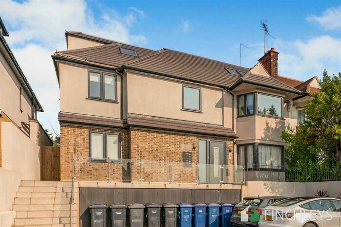 2 Bedroom Apartment To Rent In Hendon Way, Hendon Central, NW4