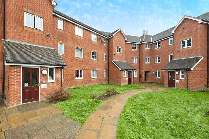 2 Bedroom Flat For Sale In Richard Hillary Close, Ashford, TN24