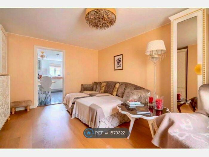 3 Bedroom Semi-Detached House To Rent In Spitfire Place, Upper Rissington, GL54