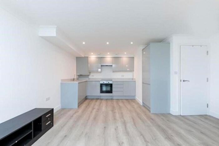 2 Bedroom Apartment To Rent In Vallance Road, Unze Court, E1