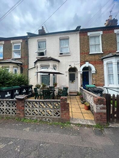 Studio To Rent In Tynemouth Road, London, N15