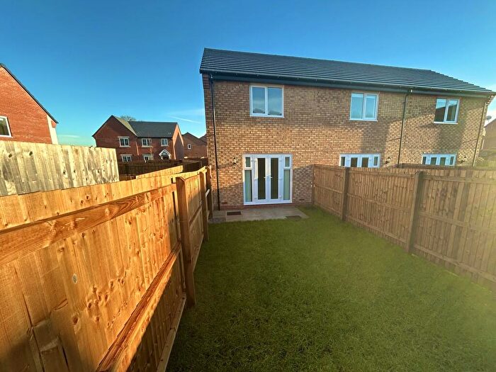 2 Bedroom End Of Terrace House To Rent In Tamerlane Road, Crewe, Cheshire, CW1