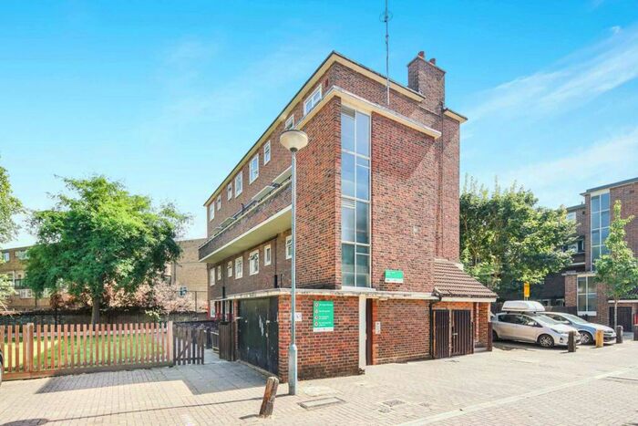 2 Bedroom Maisonette To Rent In King Henrys Walk, N1