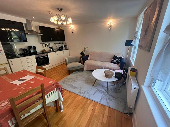 1 Bedroom Flat To Rent In London Road, Isleworth, TW7