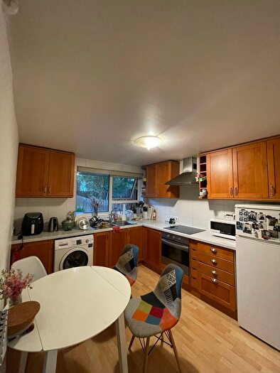 3 Bedroom Maisonette To Rent In Camden Road, London, NW1