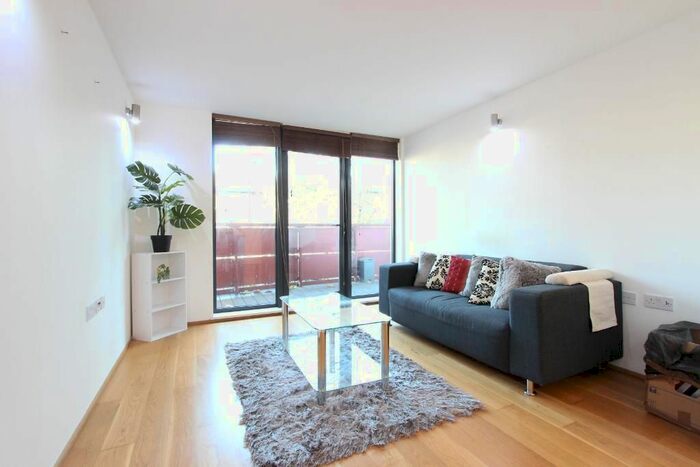 2 Bedroom Flat To Rent In Barlby Road, North Kensington, London, W10