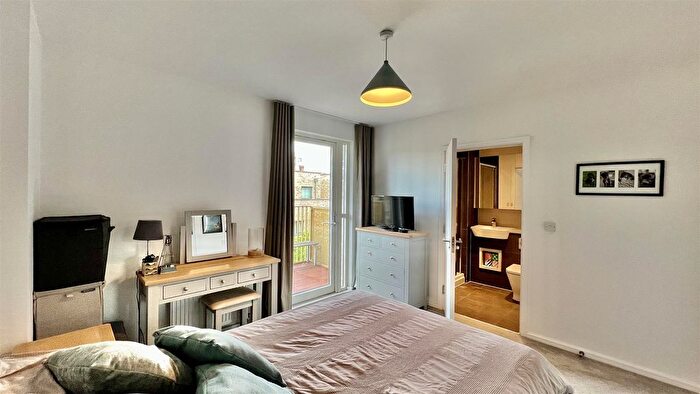 2 Bedroom Flat For Sale In Millais Court, Selbourne Avenue, Hounslow, TW3