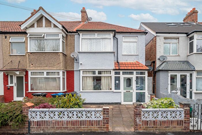 3 Bedroom End Terrace House For Sale In Manor Way, Mitcham, CR4