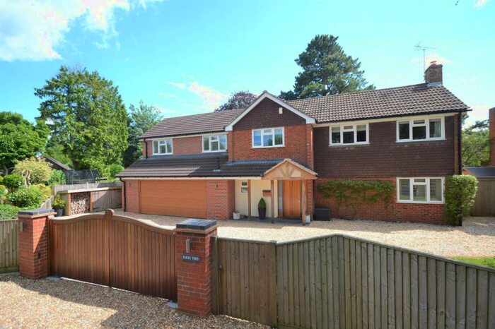 4 Bedroom Detached House For Sale In Blagrave Lane, Reading, RG4