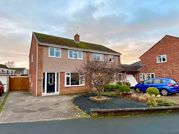 3 Bedroom Semi-Detached House For Sale In Masons Place, Newport, TF10