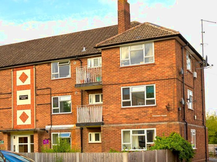 3 Bedroom Flat To Rent In The Square, Broseley, TF12