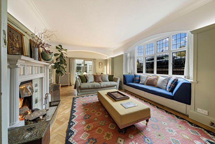 5 Bedroom Semi Detached House To Rent In Sylvan Mount, Upper Court Road, Woldingham, CR3