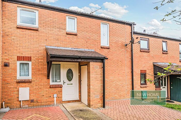 3 Bedroom Terraced House For Sale In Jasmine Walk Banbury, OX16