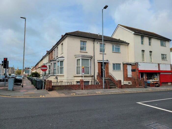 1 Bedroom Flat To Rent In Cavendish Place, Eastbourne, BN21