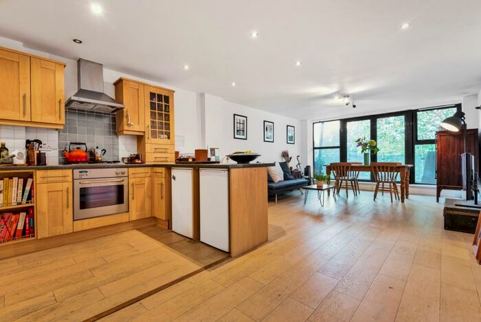 2 Bedroom Flat To Rent In Streamline Mews Dulwich, SE22