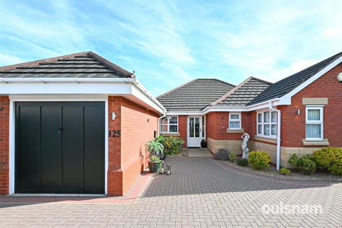 2 Bedroom Bungalow For Sale In Shenstone Valley Road, Halesowen, West Midlands, B62