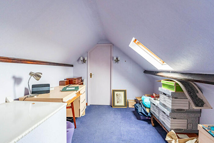 2 Bedroom Bungalow For Sale In Marshalls Way, Wheathampstead, St. Albans, Hertfordshire, AL4