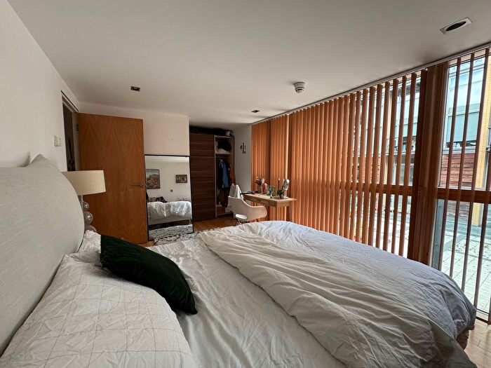 2 Bedroom Flat To Rent In Benyon Wharf, Hackney, E8